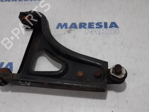 left-front-suspension-arm-renault-twingo-i-c06_-1993-1994-1995-1996-1997-1998-1999-2000-2001-2002-2003-2004-2005-2006-2007-2008-2009-2010-2011-2012-31454764 main image