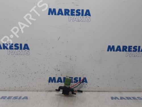Used Electronic sensor RENAULT KANGOO Express (FW0/1_) 1.5 dCi 90 (FW0G, FW05, FW08, FW11) (90 hp) 31528108
