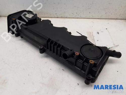 Used Valve cover ALFA ROMEO 147 (937_) 1.9 JTD (937.AXD1A, 937.BXD1A, 937.AXV1A, 937.BXB1A,... (115 hp) 31395788
