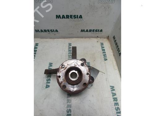 Used Right front steering knuckle RENAULT TWINGO I (C06_) 1.2 (C066, C068) (58 hp) 31438601