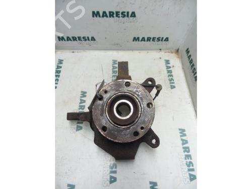 Used Right front steering knuckle RENAULT LAGUNA II (BG0/1_) 3.0 V6 24V (BG01, BG02, BG0D, BG0Y) (207 hp) 31395338