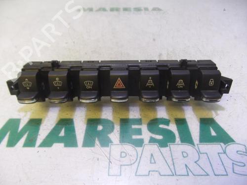 Used Switch PEUGEOT 3008 I MPV (0U_) 1.6 HDi (112 hp) 31537027