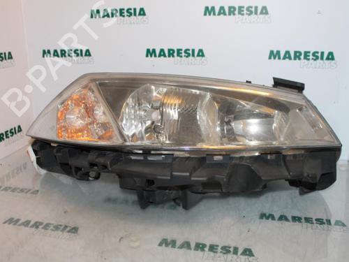 Used Right headlight RENAULT MEGANE II Estate (KM0/1_) 1.9 dCi (KMRG, KM1G, KM0G, KM2C) (120 hp) 31419261