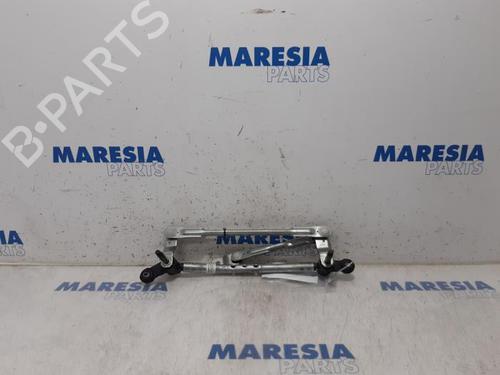 Used Front wipers mechanism RENAULT CLIO V (B7_) 1.0 TCe 100 (B7MT) (101 hp) 31450371