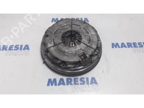 Used Flywheel RENAULT MASTER III Van (FV) 2.3 dCi 145 FWD (FV0E, FV0F, FV0H, FV02, FV0M, FV0S,... (146 hp) 31536942