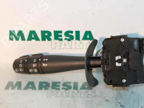 Used Steering column stalk RENAULT ESPACE III (JE0_) 2.0 16V (JE0N, JE0L, JE02) (140 hp) 31488515