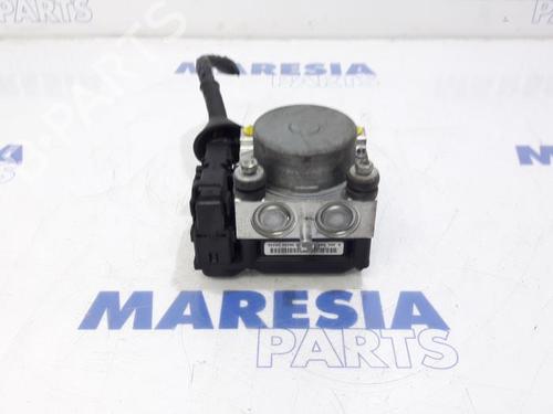 Used ABS pump RENAULT CLIO III (BR0/1, CR0/1) 1.6 16V (BR05, BR0B, BR0Y, BR15, BR1J, BR1M, BR1Y, CR0B,... (112 hp) 31525829