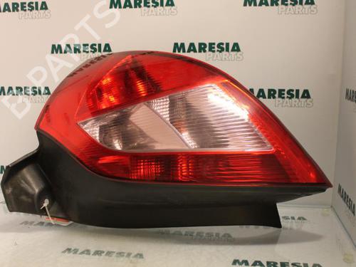 right-taillight-renault-megane-ii-bm01_-cm01_-2001-2002-2003-2004-2005-2006-2007-2008-2009-2010-2011-2012-31502236 main image