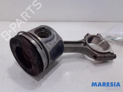 other-opel-vivaro-b-van-x82-2014-2015-2016-2017-2018-2019-2020-31438475 main image