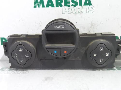 Used Climate control RENAULT MEGANE II Coupé-Cabriolet (EM0/1_) 1.6 (113 hp) 31535689