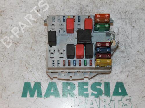 Used Fuse box FIAT PUNTO (188_) 1.2 60 (188.030, .050, .130, .150, .230, .250) (60 hp) 31477892