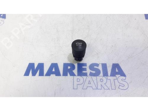 switch-renault-megane-iv-grandtour-k9amn_-2016-31473134 main image