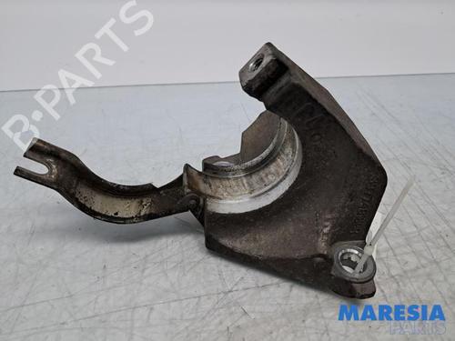 Used Gearbox mount Gearbox mount RENAULT CAPTUR I (J5_, H5_) 1.2 TCe 120 (120 hp) 33296122 33296122