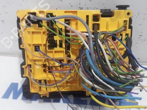 Fuse box PEUGEOT 2008 I (CU_) 1.2 VTi | BP31527767E1