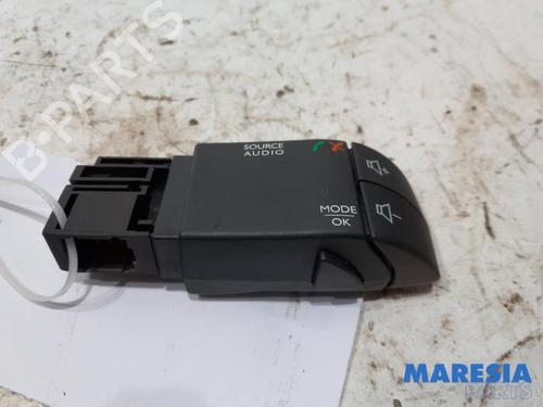 switch-renault-clio-iv-bh_-2012-2013-2014-2015-2016-2017-2018-2019-2020-2021-31423387 main image