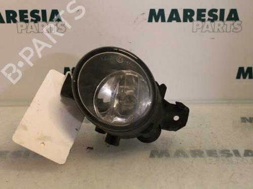 left-front-fog-light-renault-clio-ii-bb_-cb_-1998-1999-2000-2001-2002-2003-2004-2005-2006-2007-2008-2009-2010-2011-2012-2013-2014-2015-2016-31412132 main image