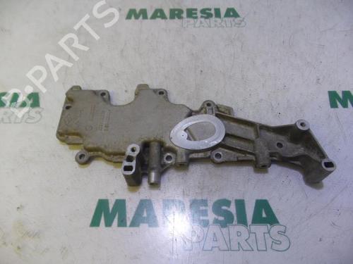 Used Valve cover RENAULT SCÉNIC I MPV (JA0/1_, FA0_) 2.0 16V (JA1B, JA1D, JA0C) (139 hp) 31388650