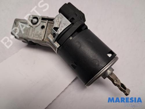 Used Ignition barrel PEUGEOT 208 I (CA_, CC_) 1.4 HDi (68 hp) 31400499