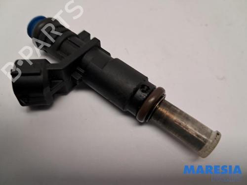 Used Injector PEUGEOT 5008 (0U_, 0E_) 1.6 16V (120 hp) 31385778