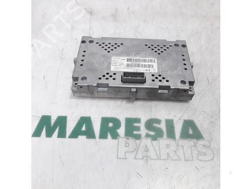 Used Display monitor RENAULT ESPACE IV (JK0/1_) 3.0 dCi (JK0E, JK0Y) (181 hp) 31396268