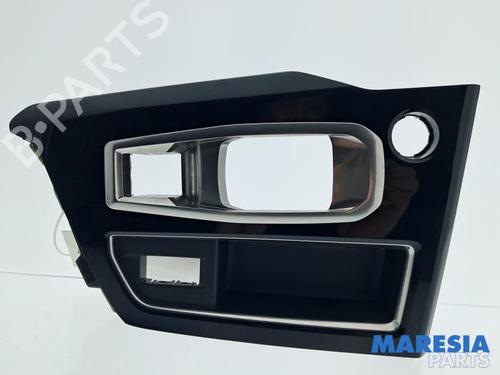 Mittelkonsole PEUGEOT 3008 II SUV (MC_, MR_, MJ_, M4_) Hybrid (224 hp) 32485085