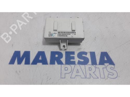 Used Electronic module RENAULT TRAFIC II Bus (JL) 2.0 dCi 115 (JL00, JL01, JL0H, JL0M, JL0U) (114 hp) 31488991