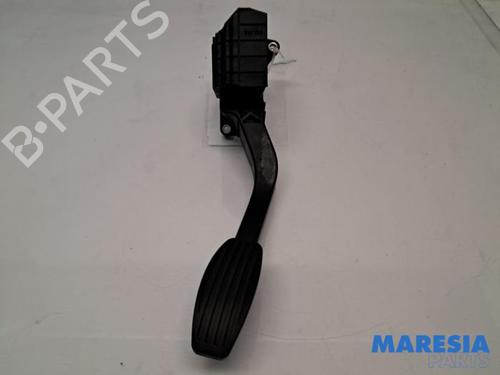 Used Pedal FIAT 500 (312_) 0.9 (312AXG1A, 312.AXG11) (86 hp) 31413257