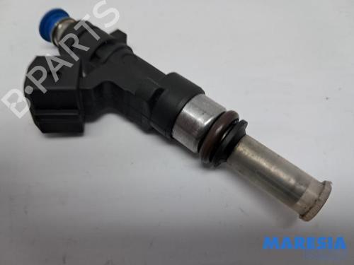 Inyector ALFA ROMEO GIULIETTA (940_) 1.4 TB (940FXA1A, 940FXT1A) (120 hp) 31510122