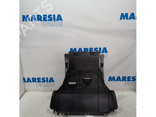 Used Upper protection RENAULT MEGANE III Hatchback (BZ0/1_, B3_) 1.4 TCe (BZ0F, BZ1V) (131 hp) 31527120