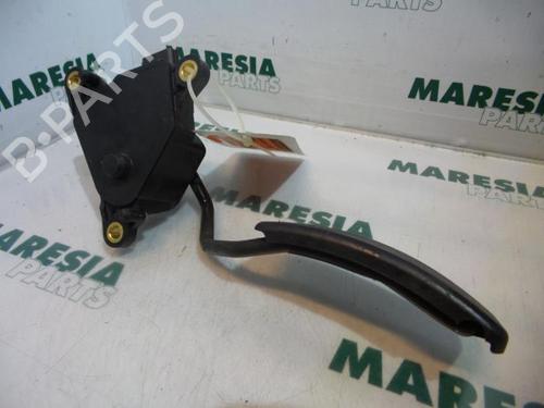 Used Electronic module RENAULT MEGANE II Estate (KM0/1_) 1.5 dCi (KM16, KM1E) (106 hp) 31488671