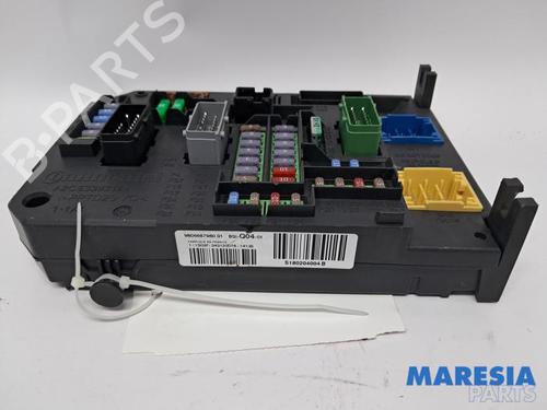 Fuse box CITROËN C4 Picasso II 1.6 THP 155 | BP39383772E1 - Image 2