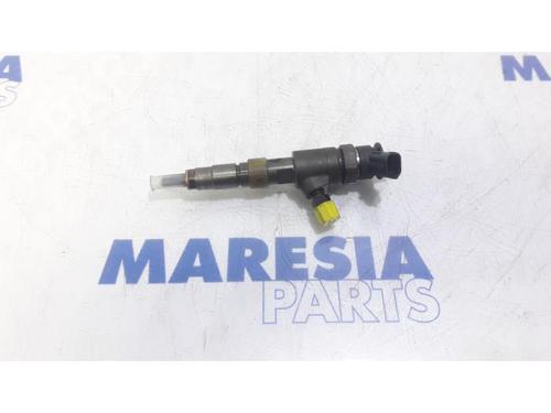 Used Injector PEUGEOT PARTNER Box Body/MPV 1.6 HDi (90 hp) 31519495
