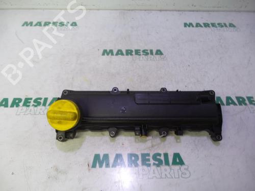 Used Valve cover RENAULT SCÉNIC II (JM0/1_) 1.5 dCi (JM1F) (86 hp) 31473366