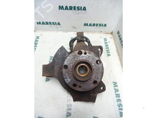 Used Right front steering knuckle RENAULT ESPACE III (JE0_) 2.2 dCi (JE0K) (130 hp) 31403031