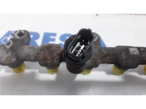 Injection rail RENAULT TRAFIC II Van (FL) 2.0 dCi 115 (FL01, FL0U, FL00, FL0H, FL0M) | BP31536752M98