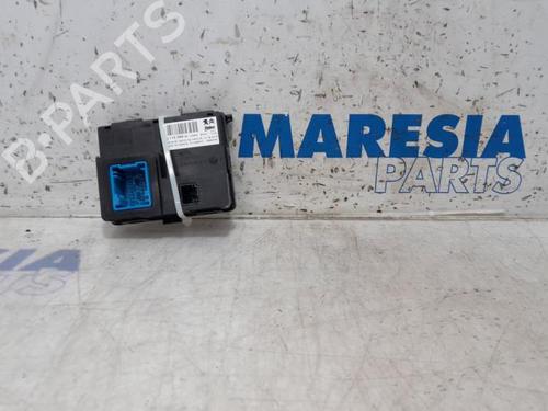 elektronisk-modul-citroen-c4-cactus-2014-31476323 main image