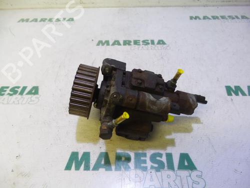 Used Fuel pump RENAULT MEGANE II Estate (KM0/1_) 1.5 dCi (KM16) (103 hp) 31423220