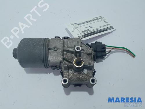 Used Front wiper motor RENAULT TWINGO II (CN0_) 1.2 16V (CN0K, CN0V, CN0A) (76 hp) 31467213