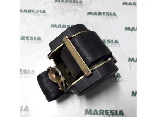 Used Front right seatbelt RENAULT TRAFIC II Van (FL) 1.9 dCi 100 (FL0C, FL0K, FL0B) (101 hp) 31416577