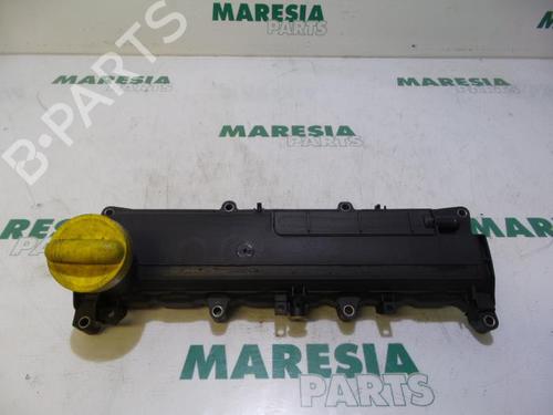 Used Valve cover RENAULT CLIO III (BR0/1, CR0/1) 1.5 dCi (C/BR0G, C/BR1G) (68 hp) 31394384
