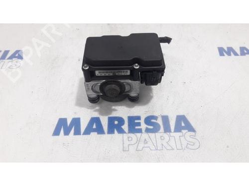 Used ABS pump FIAT 500 (312_) 1.2 (312AXA1A) (69 hp) 31429581