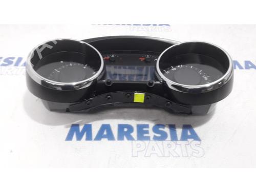 Used Instrument cluster PEUGEOT 5008 (0U_, 0E_) 1.6 16V (120 hp) 31402083