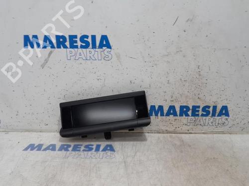 Used Instrument cluster CITROËN C4 CACTUS 1.2 THP 110 (110 hp) 31451677