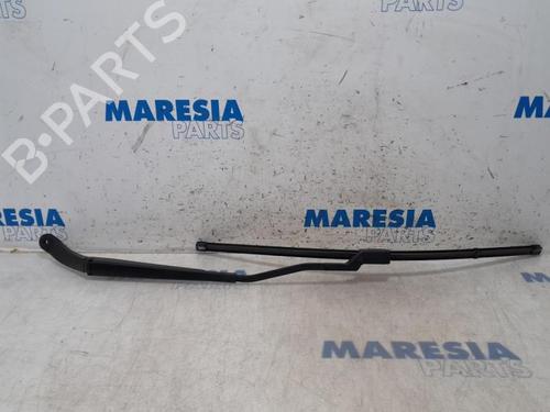 Used Front windshield wiper arm CITROËN DS4 (NX_) 1.6 VTi 120 (120 hp) 31447960