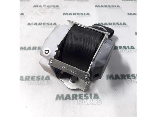 Used Rear right seatbelt ALFA ROMEO 147 (937_) 1.9 JTD 16V (937.AXG1B, 937.BXG1B) (140 hp) 31481755