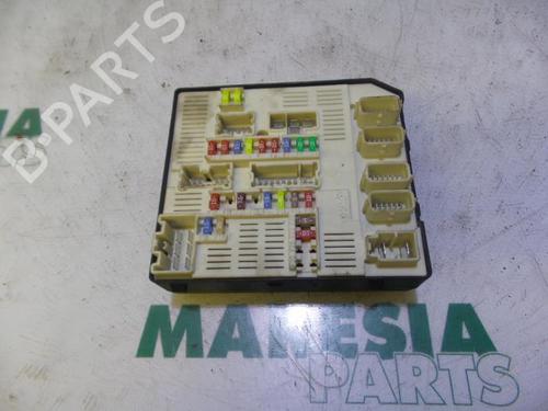 Used Fuse box Fuse box RENAULT LAGUNA III (BT0/1) 2.0 dCi (BT01, BT08, BT09, BT0E, BT0K, BT12, BT1C, BT1D,... (150 hp) 31502712 31502712