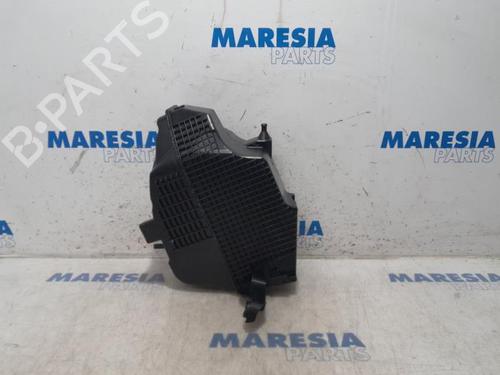 Used Air filter box RENAULT CLIO IV Grandtour (KH_) 1.5 dCi 90 (KHN3, KHN4) (90 hp) 31441852