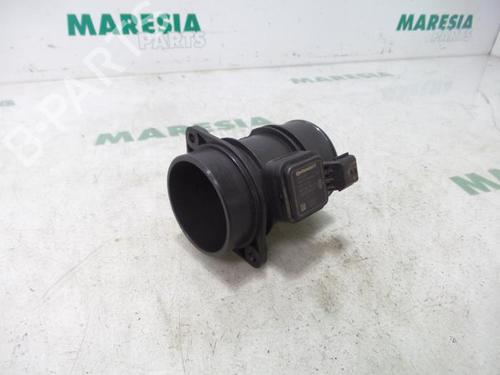 Used Mass air flow sensor RENAULT SCÉNIC II (JM0/1_) 1.5 dCi (JM1E, JM16) (106 hp) 31472458