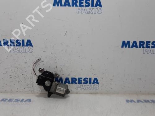 Used Front wiper motor FIAT 500 (312_) 0.9 (312AXG1A, 312.AXG11) (86 hp) 31501521