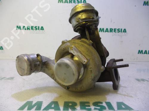 Turbo/Compresor ALFA ROMEO 156 Sportwagon (932_) 2.4 JTD (932.BXC00) (150 hp) 31517180